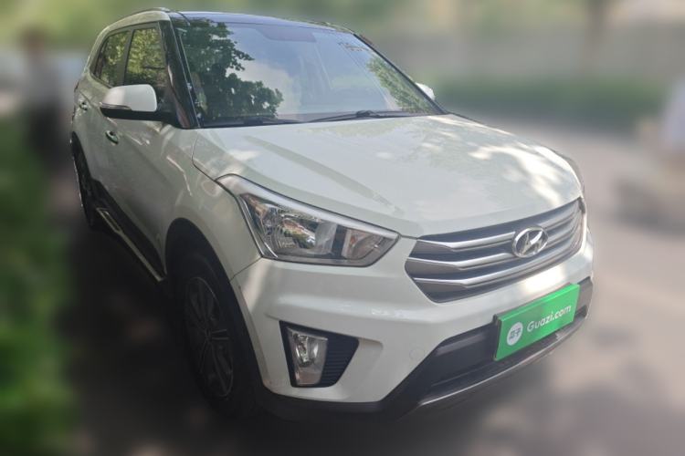 Used Hyundai ix25 2015 1.6L Automatic Two-Wheel Drive Smart GLS Trim Front Right 45 Deg