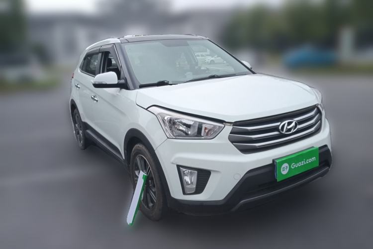 Used Hyundai ix25 2015 1.6L Automatic Two-Wheel Drive Smart GLS Trim Front Right 45 Deg