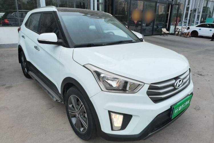 Used Hyundai ix25 2015 1.6L Automatic Two-Wheel Drive Smart GLS Trim Front Right 45 Deg