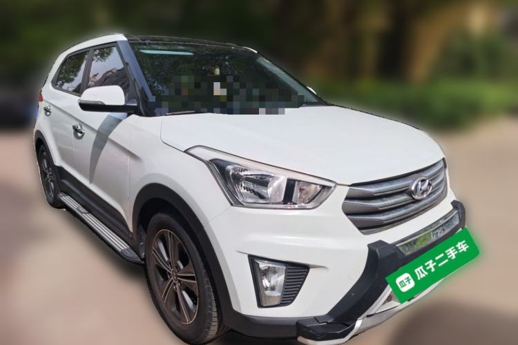 Used Hyundai ix25 2015 1.6L Automatic Two-Wheel Drive Smart GLS Trim Front Right 45 Deg
