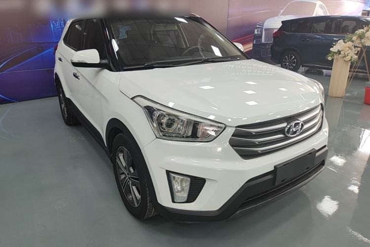 Used Hyundai ix25 2015 1.6L Automatic Two-Wheel Drive Smart GLS Trim Front Right 45 Deg