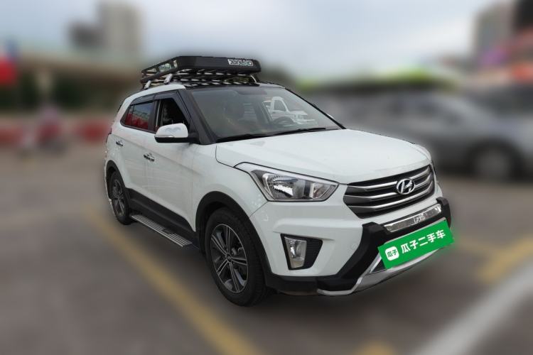 Used Hyundai ix25 2015 1.6L Automatic Two-Wheel-Drive Deluxe DLX Model Front Right 45 Deg