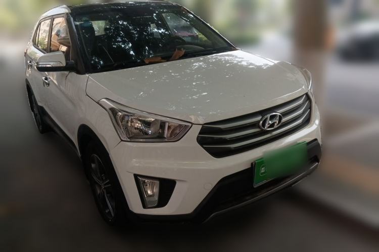 Used Hyundai ix25 2015 1.6L Automatic Two-Wheel Drive Smart GLS Trim Front Right 45 Deg