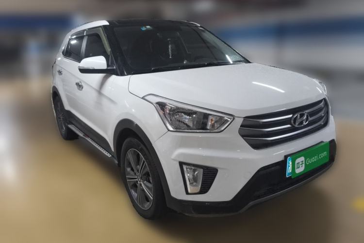 Used Hyundai ix25 2015 1.6L Automatic Two-Wheel Drive Smart GLS Trim Front Right 45 Deg