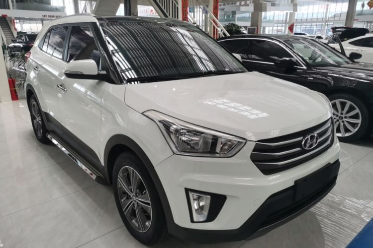 Used Hyundai ix25 2015 1.6L Automatic Two-Wheel Drive Smart GLS Trim Front Right 45 Deg