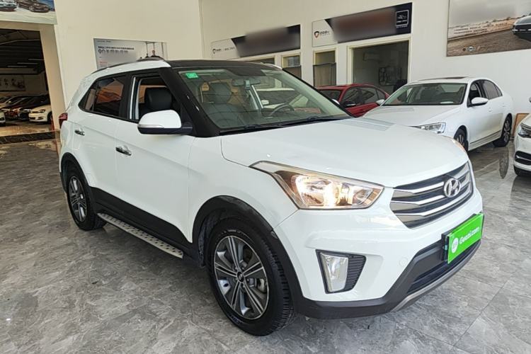 Used Hyundai ix25 2015 1.6L Automatic Two-Wheel Drive Smart GLS Trim Front Right 45 Deg