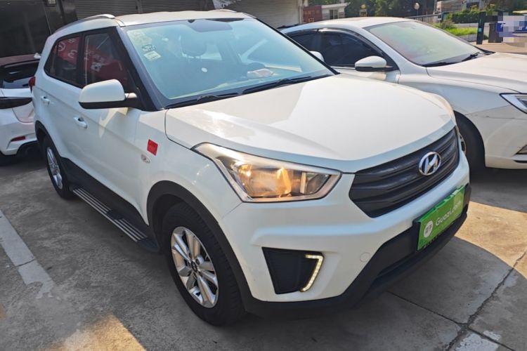 Used Hyundai ix25 2015 1.6L Manual Two-Wheel Drive Fashionable GS Model Front Right 45 Deg