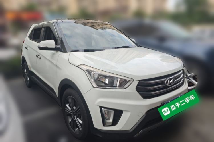 Used Hyundai ix25 2015 1.6L Automatic Two-Wheel Drive Smart GLS Trim Front Right 45 Deg