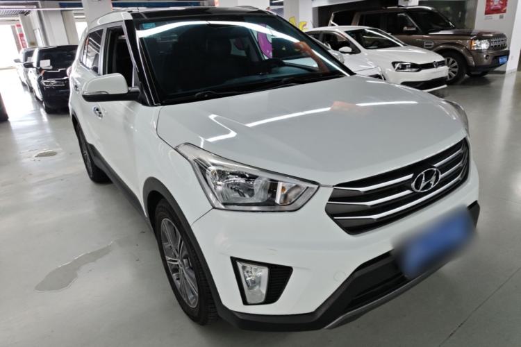Used Hyundai ix25 2015 1.6L Automatic Two-Wheel Drive Smart GLS Trim Front Right 45 Deg