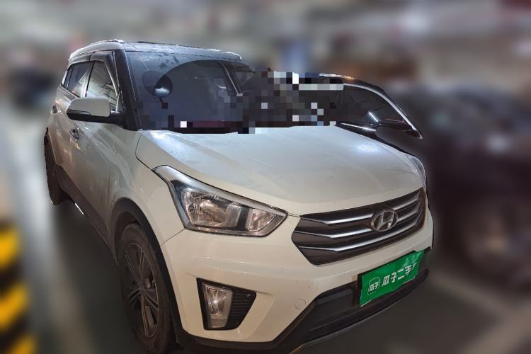 Used Hyundai ix25 2015 1.6L Automatic Two-Wheel Drive Smart GLS Trim Front Right 45 Deg