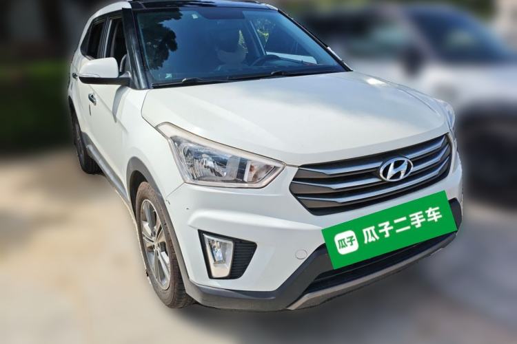 Used Hyundai ix25 2015 1.6L Automatic Two-Wheel Drive Smart GLS Trim Front Right 45 Deg