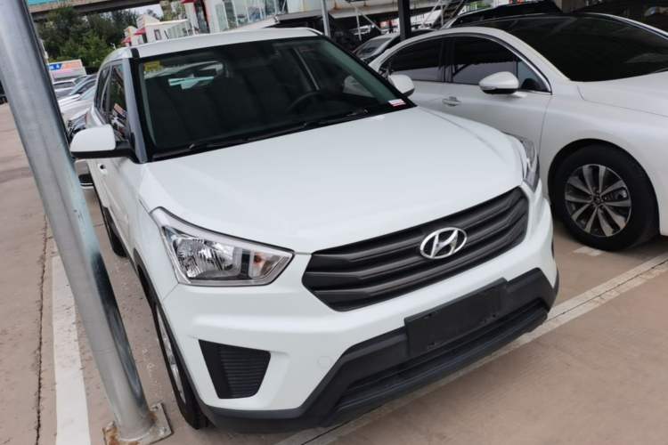 Used Hyundai ix25 2015 1.6L Manual Two-Wheel Drive Fashionable GS Model Front Right 45 Deg