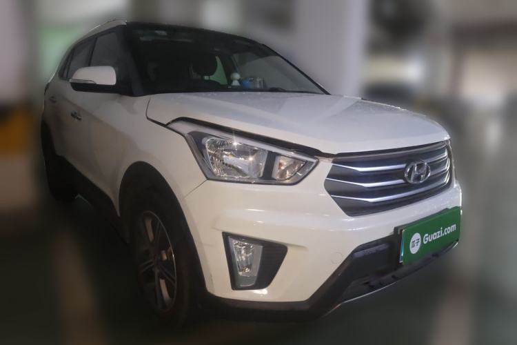 Used Hyundai ix25 2015 1.6L Automatic Two-Wheel Drive Smart GLS Trim Front Right 45 Deg