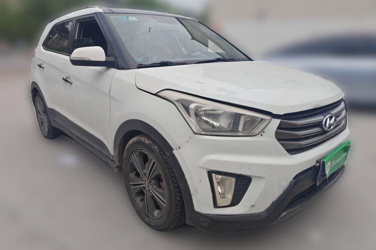 Used Hyundai ix25 2015 1.6L Automatic Two-Wheel Drive Smart GLS Trim Front Right 45 Deg