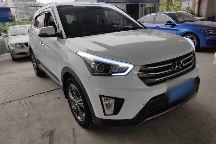 Used Hyundai ix25 2015 1.6L Automatic Two-Wheel Drive Smart GLS Trim Front Right 45 Deg