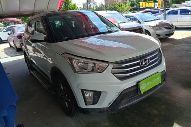 Used Hyundai ix25 2015 1.6L Automatic Two-Wheel Drive Smart GLS Trim Front Right 45 Deg