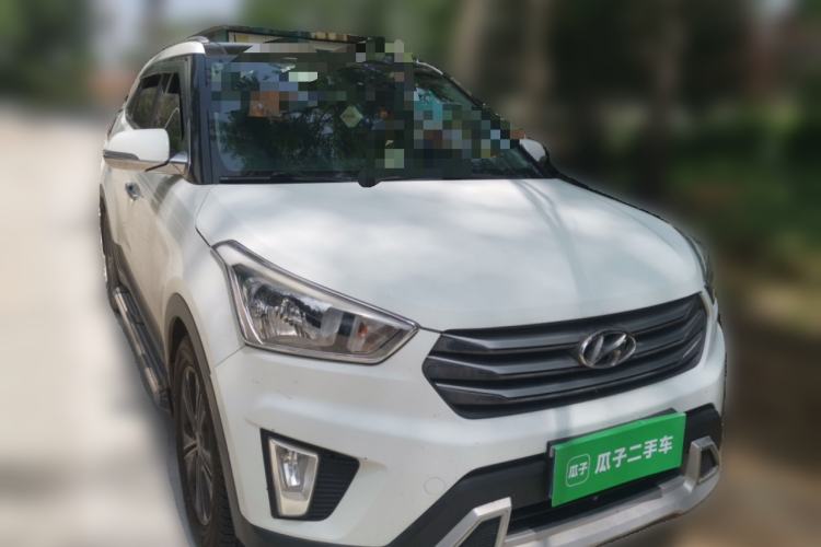Used Hyundai ix25 2015 1.6L Automatic Two-Wheel Drive Smart GLS Trim Front Right 45 Deg