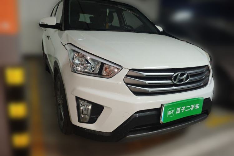 Used Hyundai ix25 2015 1.6L Automatic Two-Wheel Drive Smart GLS Trim Front Right 45 Deg