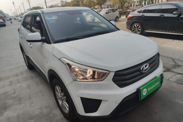 Used Hyundai ix25 2015 1.6L Manual Two-Wheel Drive Fashionable GS Model Front Right 45 Deg
