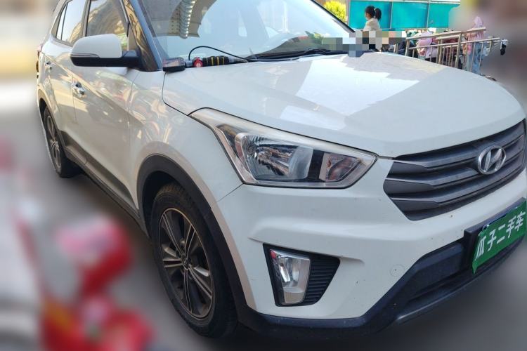 Used Hyundai ix25 2015 1.6L Automatic Two-Wheel Drive Smart GLS Trim Front Right 45 Deg