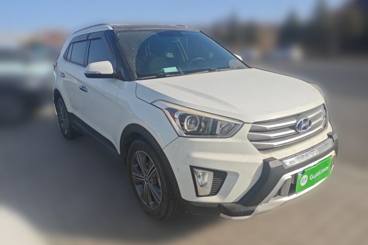 Used Hyundai ix25 2015 1.6L Automatic Two-Wheel Drive Smart GLS Trim Front Right 45 Deg