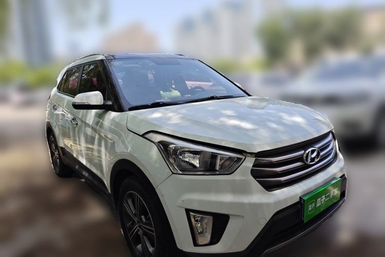 Used Hyundai ix25 2015 1.6L Automatic Two-Wheel Drive Smart GLS Trim Front Right 45 Deg