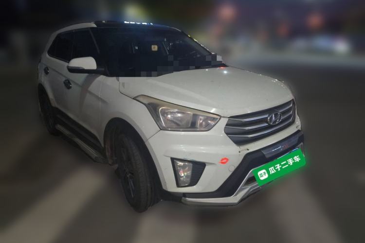 Used Hyundai ix25 2015 1.6L Automatic Two-Wheel Drive Smart GLS Trim Front Right 45 Deg
