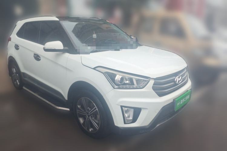 Used Hyundai ix25 2015 1.6L Automatic Two-Wheel-Drive Deluxe DLX Model Front Right 45 Deg