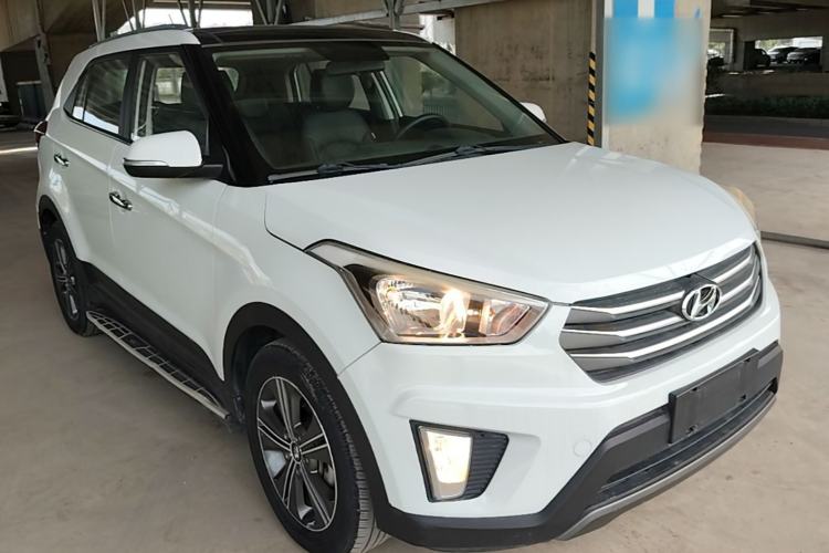 Used Hyundai ix25 2015 1.6L Automatic Two-Wheel Drive Smart GLS Trim Front Right 45 Deg