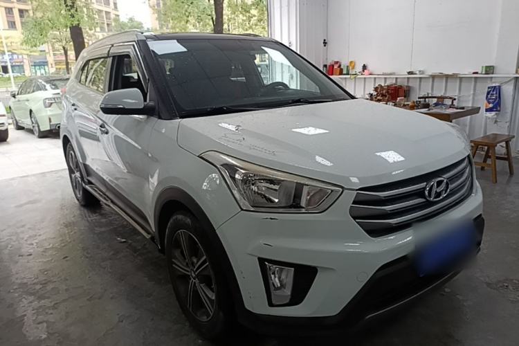 Used Hyundai ix25 2015 1.6L Automatic Two-Wheel Drive Smart GLS Trim Front Right 45 Deg
