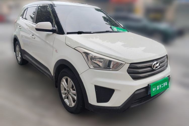 Used Hyundai ix25 2015 1.6L Manual Two-Wheel Drive Fashionable GS Model Front Right 45 Deg