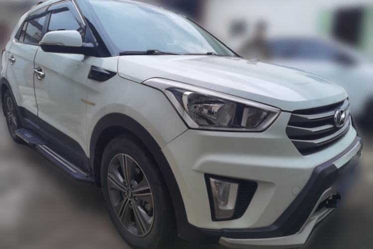 Used Hyundai ix25 2015 1.6L Automatic Two-Wheel-Drive Deluxe DLX Model Front Right 45 Deg