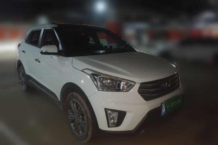 Used Hyundai ix25 2015 1.6L Automatic Two-Wheel Drive Smart GLS Trim Front Right 45 Deg