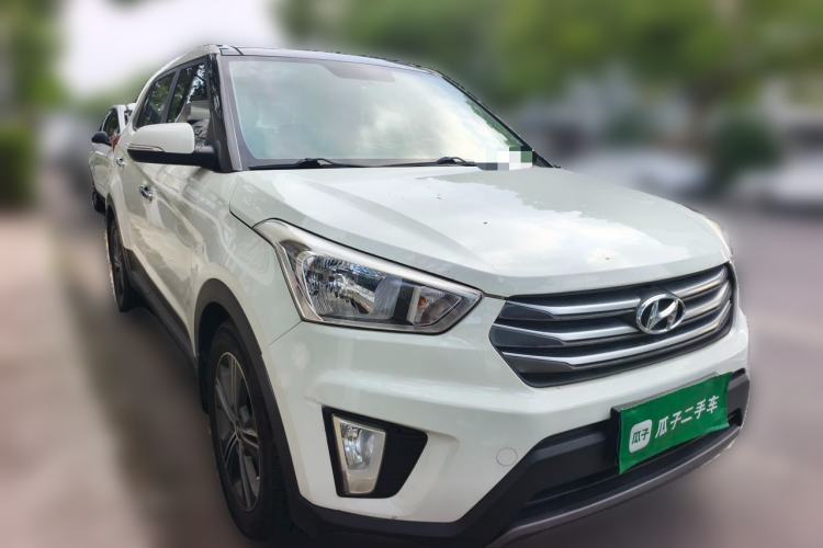 Used Hyundai ix25 2015 1.6L Automatic Two-Wheel Drive Smart GLS Trim Front Right 45 Deg