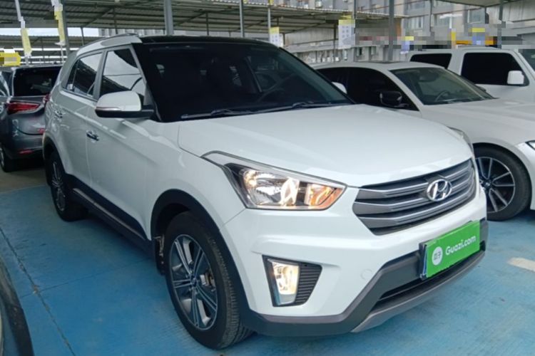Used Hyundai ix25 2015 1.6L Automatic Two-Wheel Drive Smart GLS Trim Front Right 45 Deg