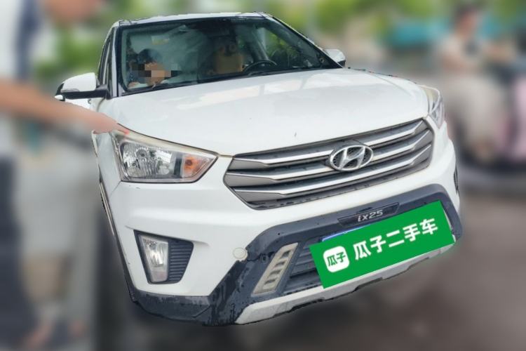 Used Hyundai ix25 2015 1.6L Automatic Two-Wheel Drive Smart GLS Trim Front Right 45 Deg