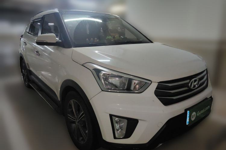 Used Hyundai ix25 2015 1.6L Automatic Two-Wheel Drive Smart GLS Trim Front Right 45 Deg