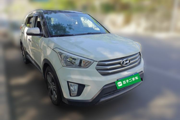 Used Hyundai ix25 2015 1.6L Automatic Two-Wheel Drive Smart GLS Trim Front Right 45 Deg