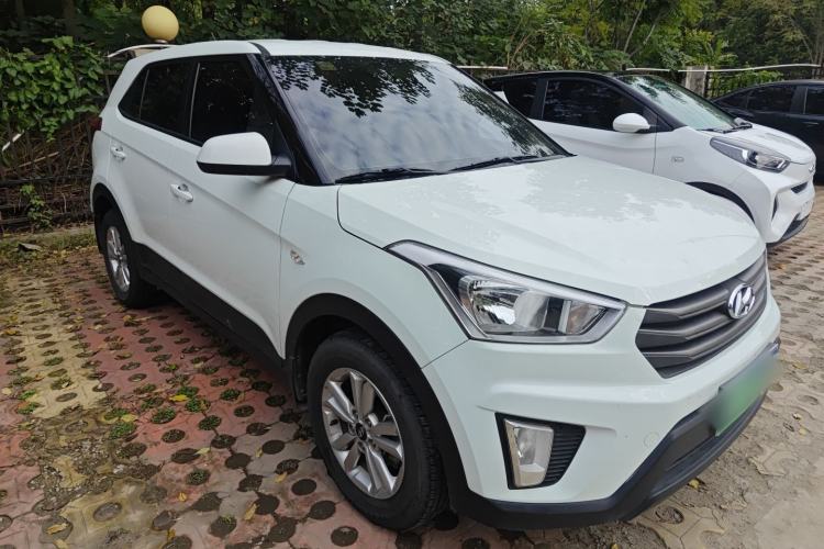 Used Hyundai ix25 2015 1.6L Manual Two-Wheel Drive Fashionable GS Model Front Right 45 Deg