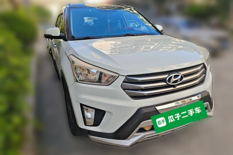 Used Hyundai ix25 2015 1.6L Automatic Two-Wheel Drive Smart GLS Trim Front Right 45 Deg