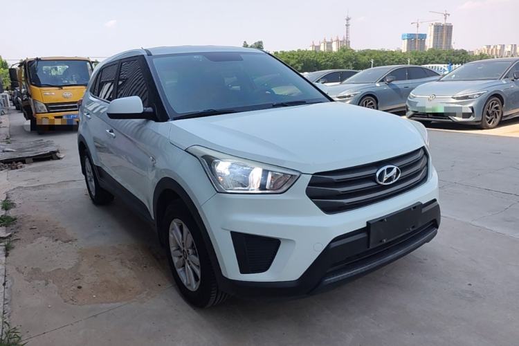 Used Hyundai ix25 2015 1.6L Manual Two-Wheel Drive Fashionable GS Model Front Right 45 Deg