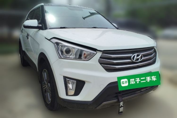 Used Hyundai ix25 2015 1.6L Automatic Two-Wheel Drive Smart GLS Trim Front Right 45 Deg