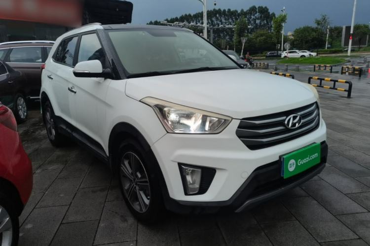 Used Hyundai ix25 2015 1.6L Automatic Two-Wheel Drive Smart GLS Trim Front Right 45 Deg