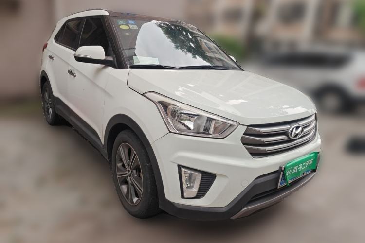 Used Hyundai ix25 2015 1.6L Automatic Two-Wheel Drive Smart GLS Trim Front Right 45 Deg