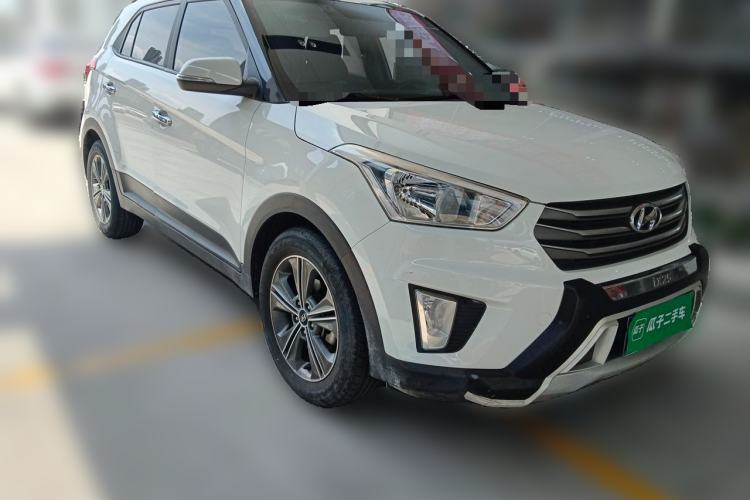 Used Hyundai ix25 2015 1.6L Automatic Two-Wheel Drive Smart GLS Trim Front Right 45 Deg