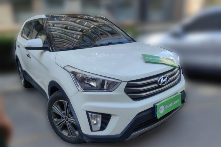 Used Hyundai ix25 2015 1.6L Automatic Two-Wheel Drive Smart GLS Trim Front Right 45 Deg
