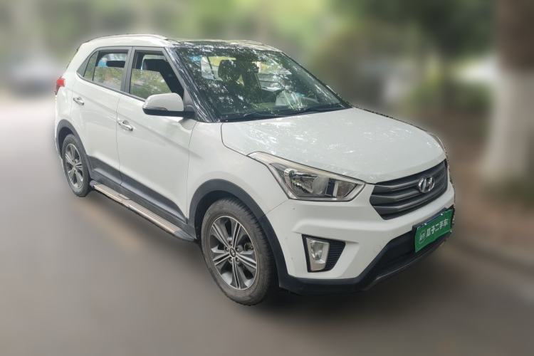 Used Hyundai ix25 2015 1.6L Automatic Two-Wheel Drive Smart GLS Trim Front Right 45 Deg