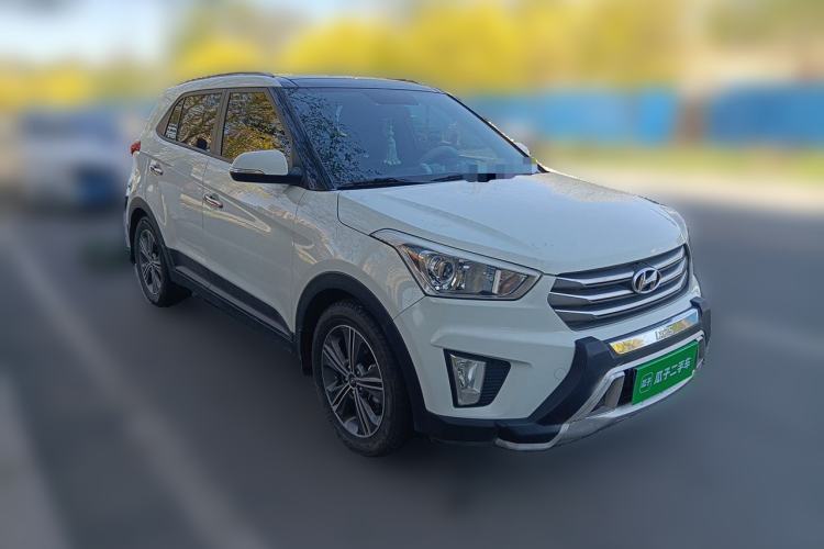 Used Hyundai ix25 2015 1.6L Automatic Two-Wheel Drive Smart GLS Trim Front Right 45 Deg