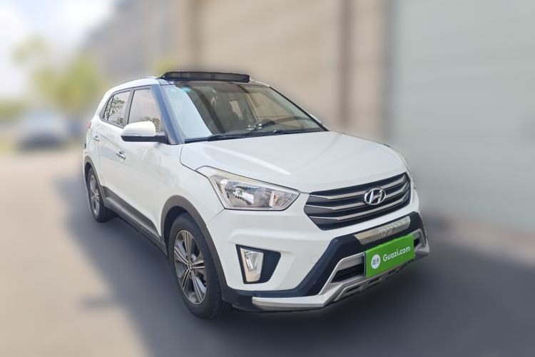 Used Hyundai ix25 2015 1.6L Automatic Two-Wheel Drive Smart GLS Trim Front Right 45 Deg