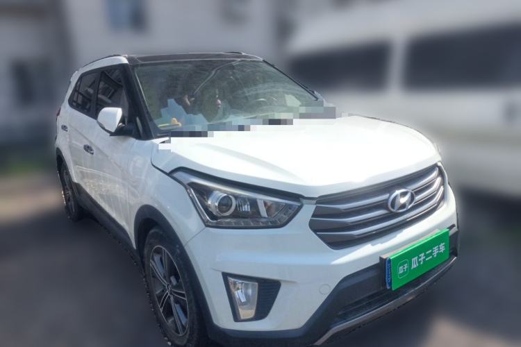 Used Hyundai ix25 2015 1.6L Automatic Two-Wheel-Drive Deluxe DLX Model Front Right 45 Deg